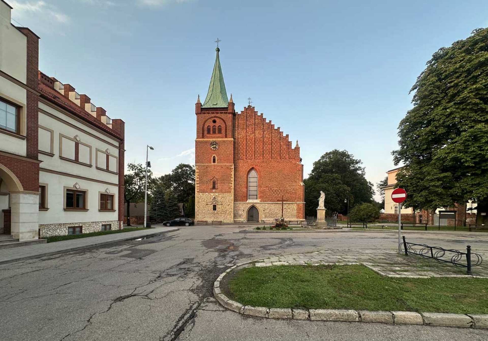 Nieopodal rynku w Zatorze