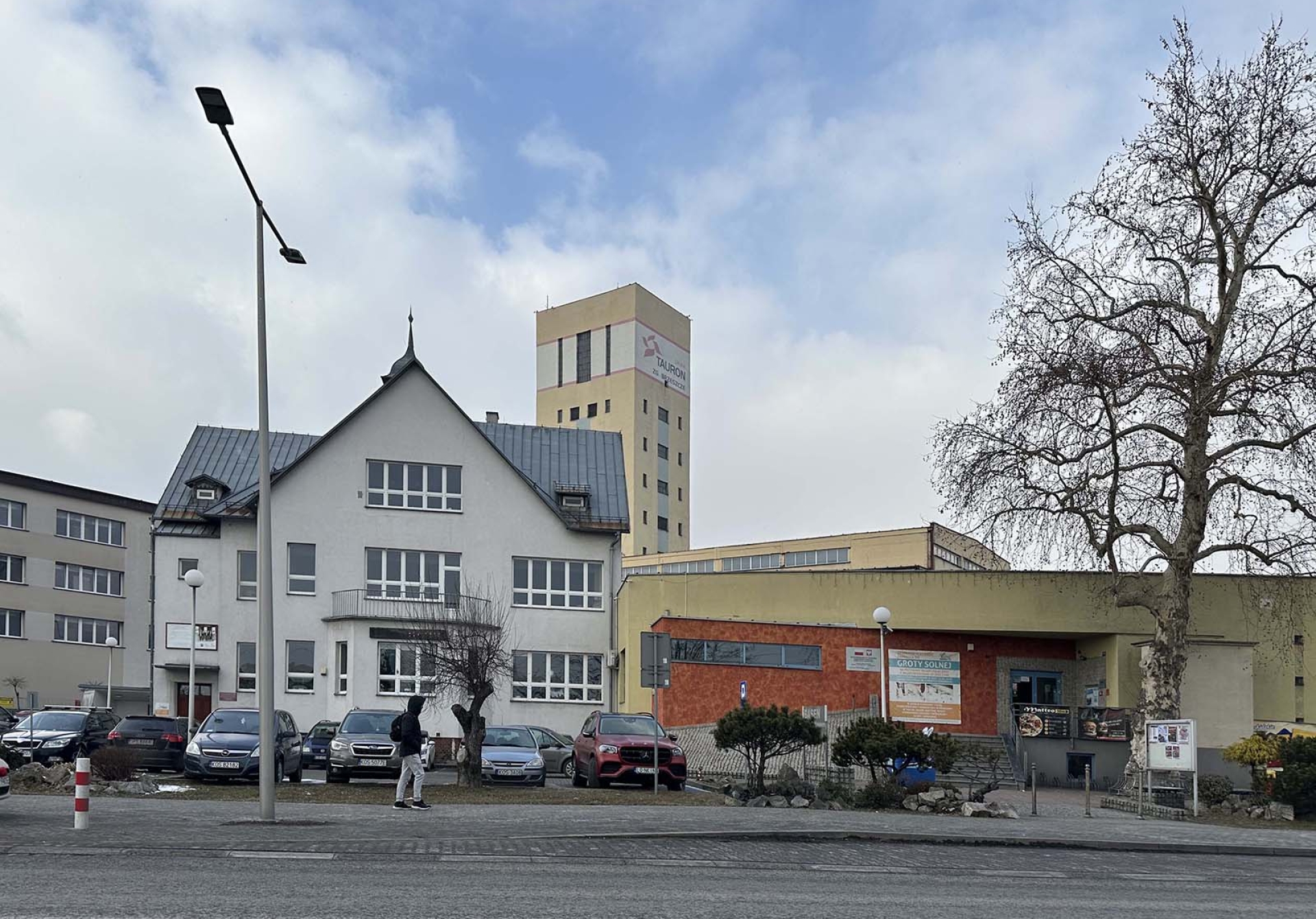 Centrum Brzeszcz z kopalnią w tle